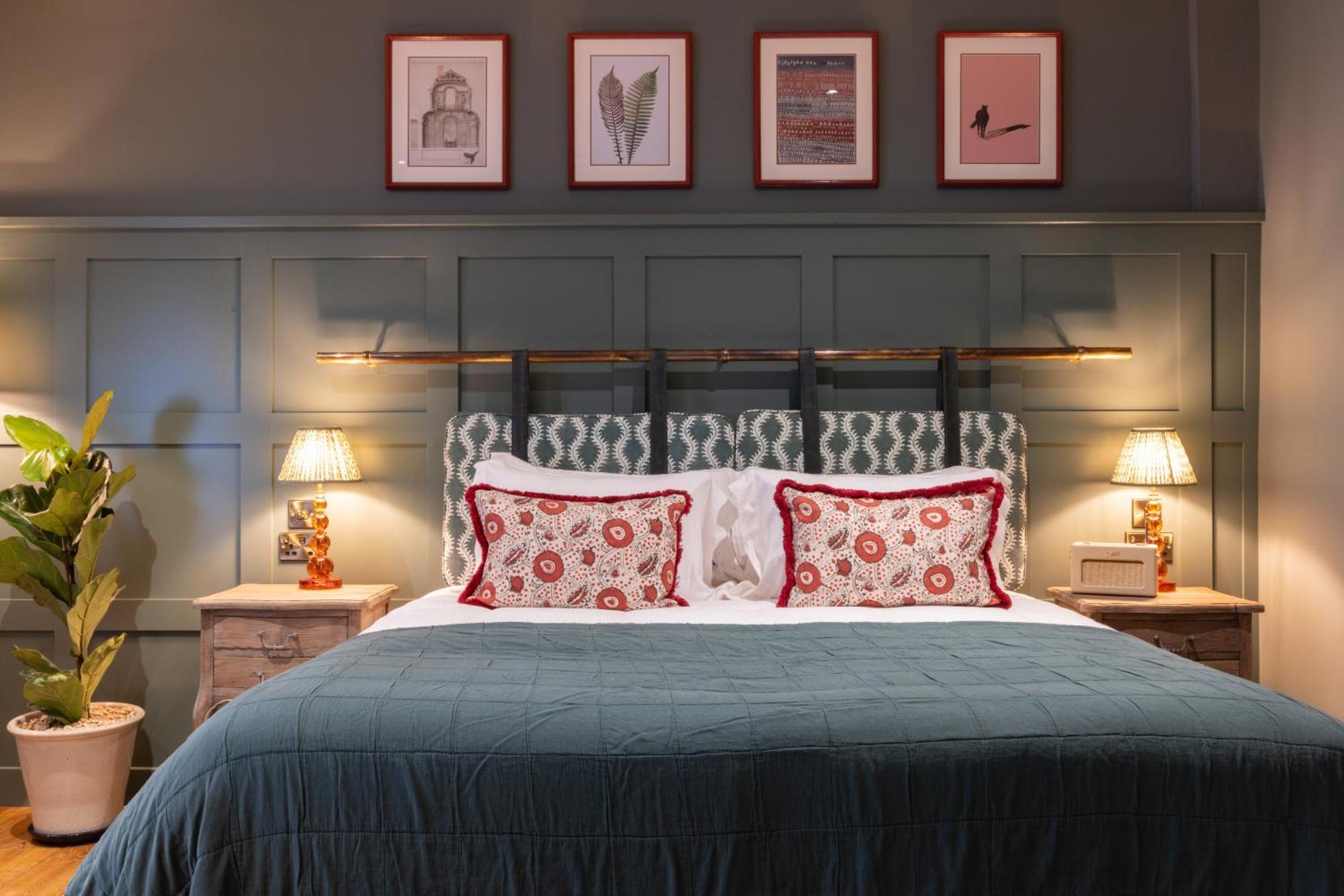 The Coat And Bear - A Heartwood Inn Ньюбери Экстерьер фото