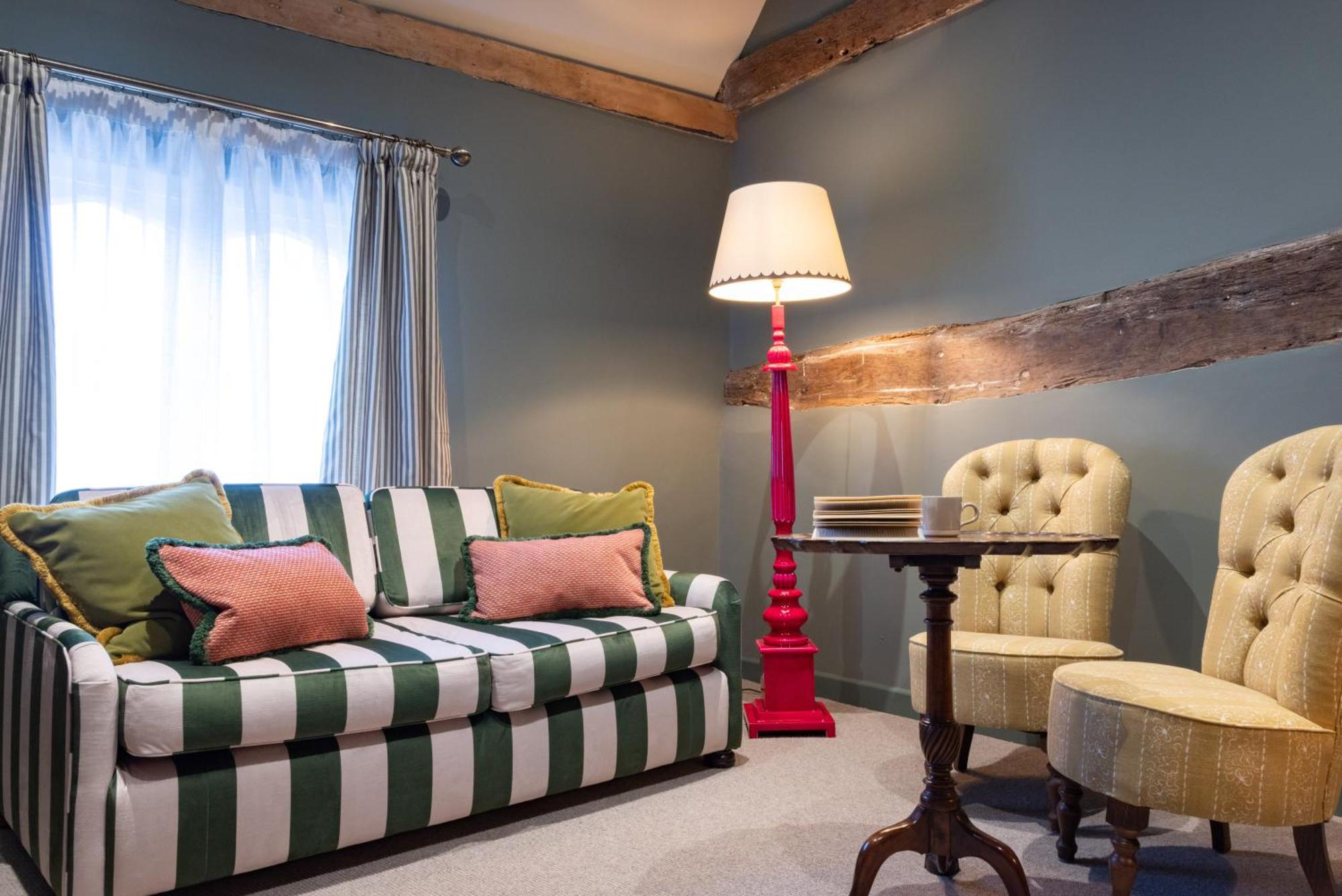 The Coat And Bear - A Heartwood Inn Ньюбери Экстерьер фото