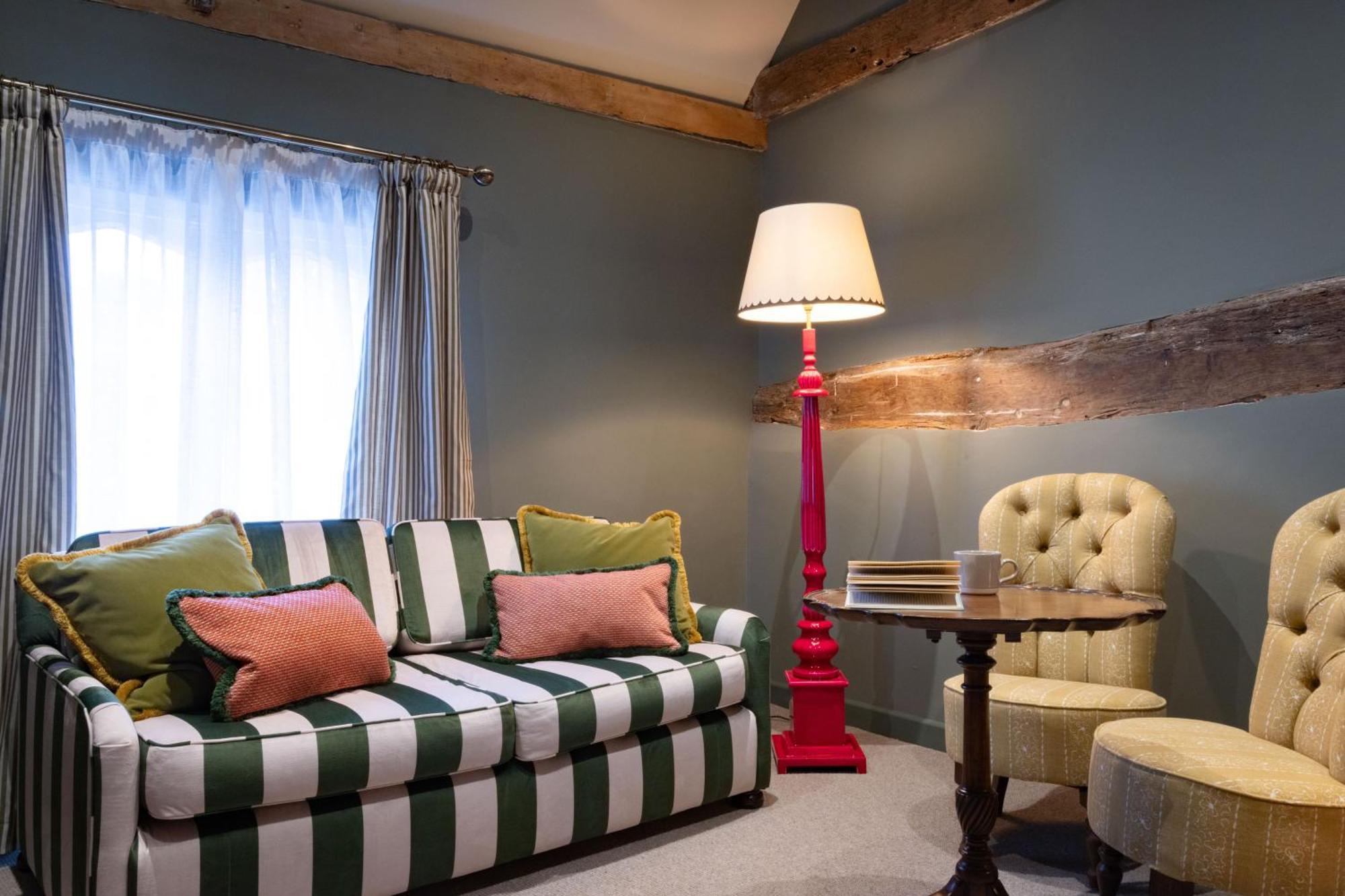 The Coat And Bear - A Heartwood Inn Ньюбери Экстерьер фото
