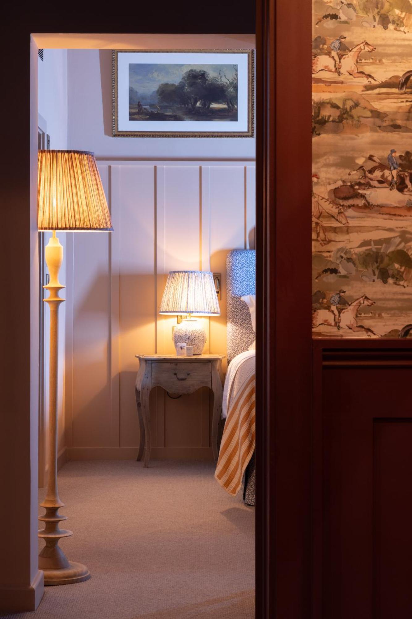 The Coat And Bear - A Heartwood Inn Ньюбери Экстерьер фото
