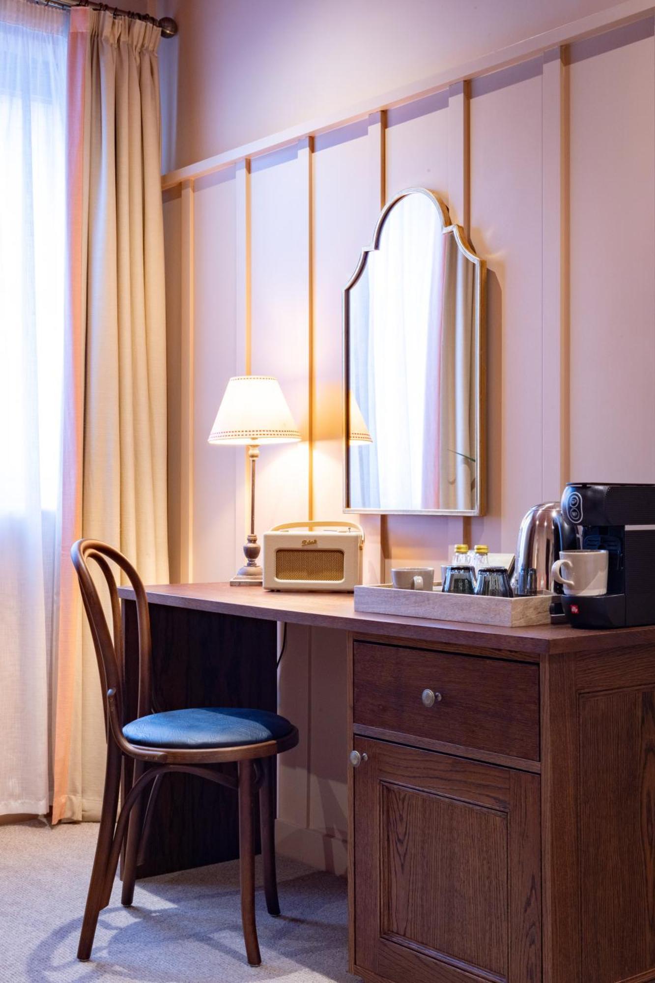 The Coat And Bear - A Heartwood Inn Ньюбери Экстерьер фото